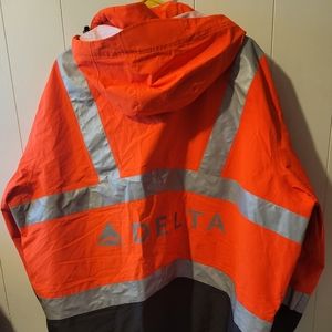 Lands End Delta Airlines Reflective 3M Waterproof Safety Hood Jacket